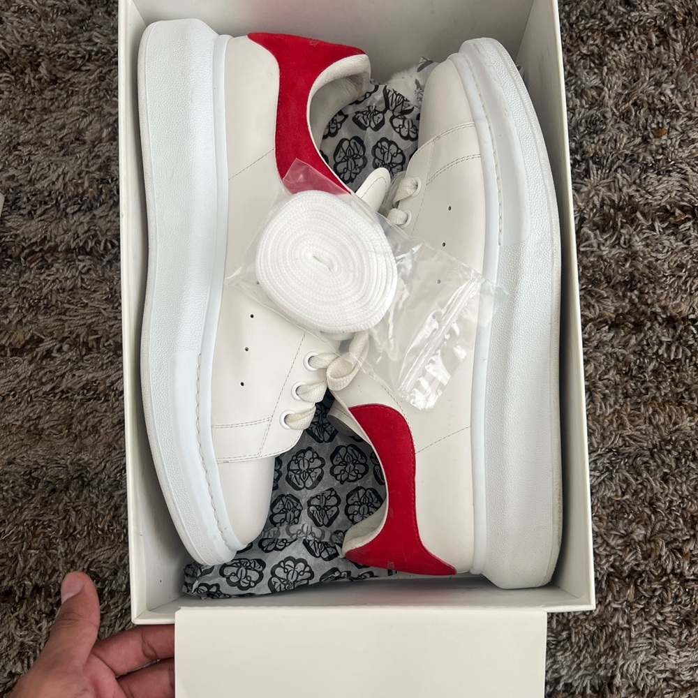 Red Lust Alexander Mcqueens Size 46 (13 men’s)